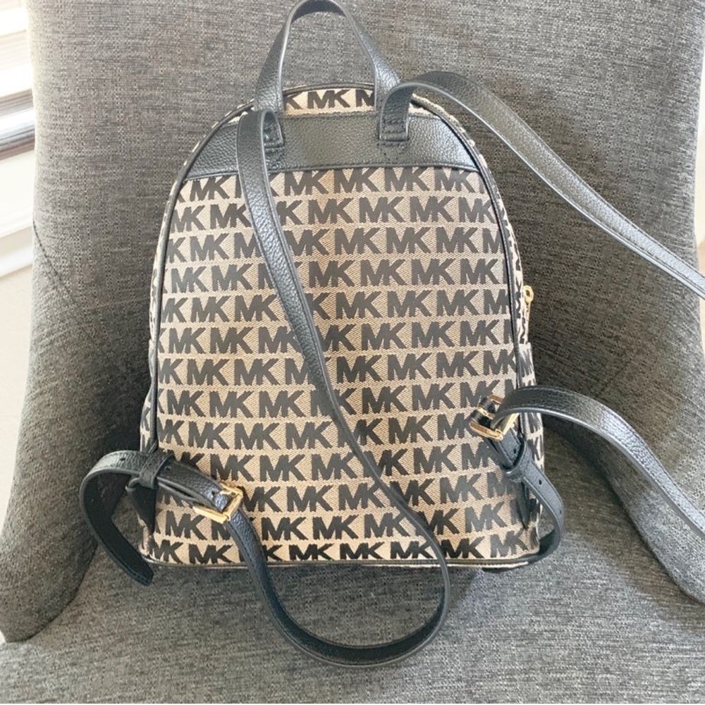 New Michael Kors Jacquard Backpack - Picture 7 of 9